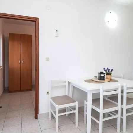 Apartment Ivica *