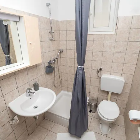 Ivica Apartment Primosten