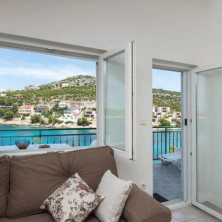 Ivica Apartment *