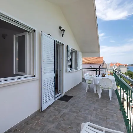 Apartment Ivica *