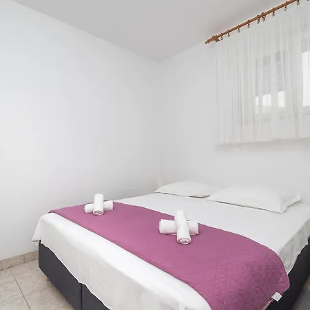 Apartment Ivica *