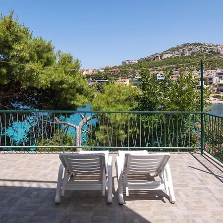 Ivica Apartment Primosten