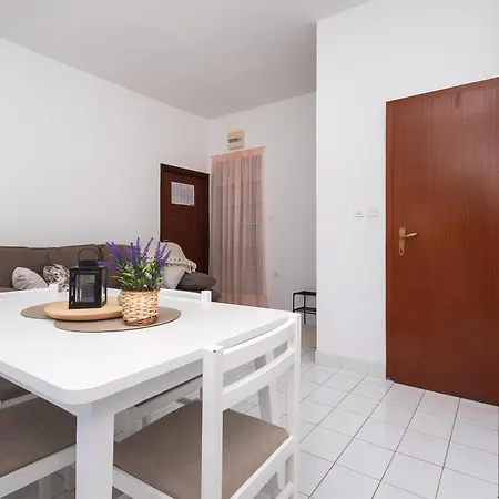 Apartment Ivica Primosten