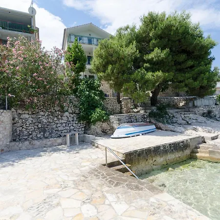 Apartment Ivica *